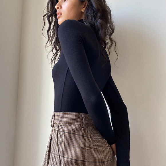 Aritzia - only turtleneck (chocolate brown) - Picture 4 of 7